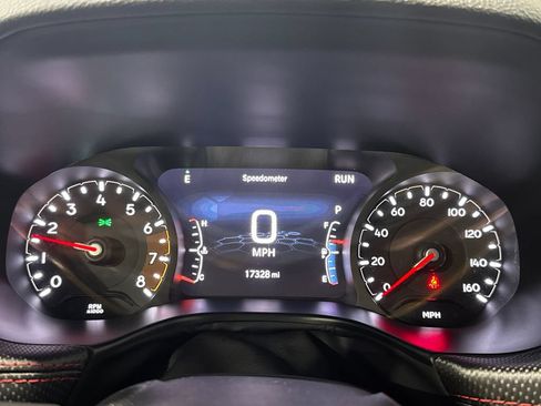 Used 2025 Jeep Compass Trailhawk AWD/4WD image 8