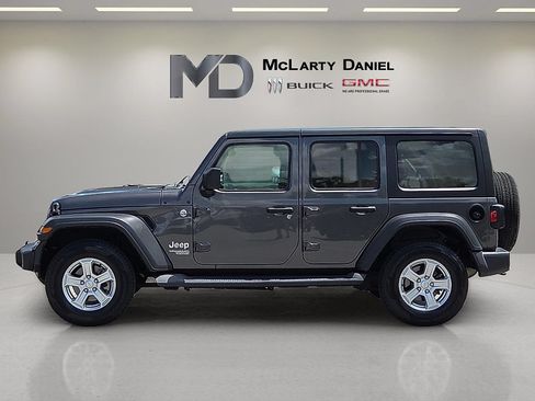 Used 2019 Jeep Wrangler Unlimited Sport S AWD/4WD image 2