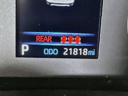 Used 2023 Toyota Corolla Cross AWD Hybrid image 5