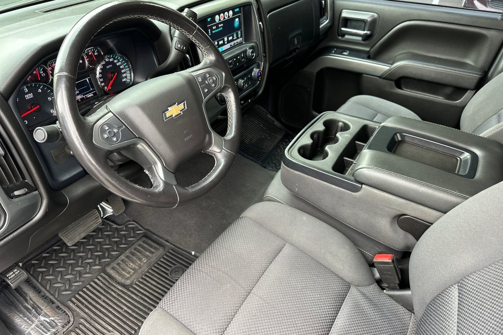 Used 2018 Chevrolet Silverado 1500 LT w/ All Star Edition AWD/4WD image 10