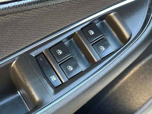 Used 2018 Chevrolet Cruze LT w/ Convenience Package image 17