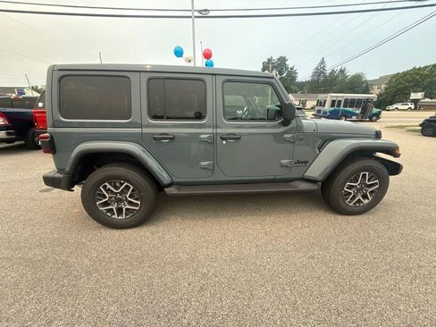 New 2026 Jeep Wrangler Unlimited Sahara AWD/4WD image 6
