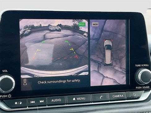 Used 2021 Nissan Rogue SV image 13