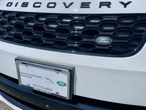 Certified 2025 Land Rover Discovery Dynamic SE AWD/4WD image 35