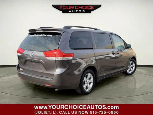 Used 2013 Toyota Sienna LE image 7
