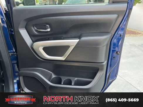 Used 2024 Nissan Titan SV w/ SV Convenience Package AWD/4WD image 22