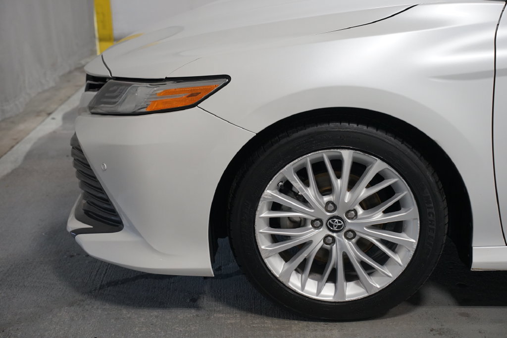 Certified 2018 Toyota Camry XLE FWD image 5