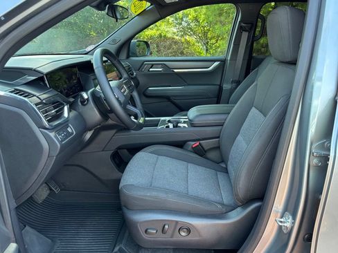 Used 2025 GMC Acadia Elevation w/ LPO, Floor Liner Package FWD image 16