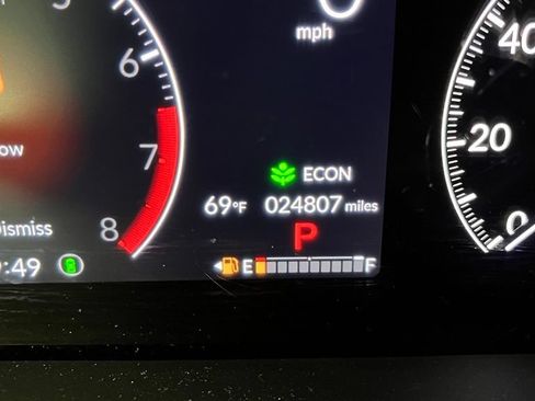 Used 2025 Honda Pilot EX-L image 9