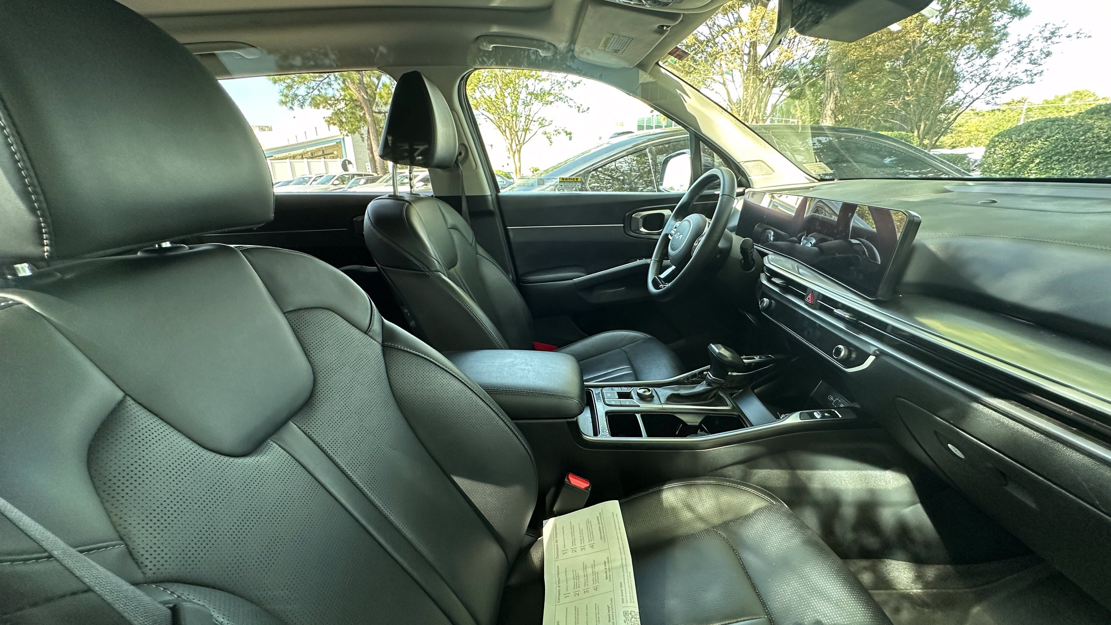 Used 2025 Kia Sorento EX w/ Panoramic Sunroof Package AWD/4WD image 5