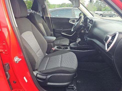 Used 2023 Kia Soul LX FWD image 5