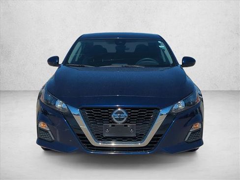 Used 2022 Nissan Altima 2.5 S image 2