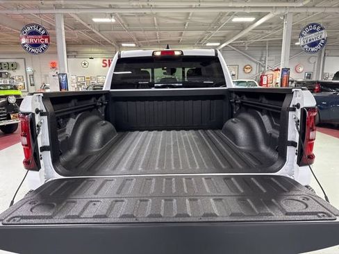 New 2026 RAM 1500 Express AWD/4WD image 39