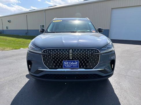 Used 2025 Lincoln Aviator Reserve w/ Equipment Group 201A AWD/4WD image 9