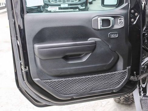 Used 2021 Jeep Gladiator Rubicon AWD/4WD image 22