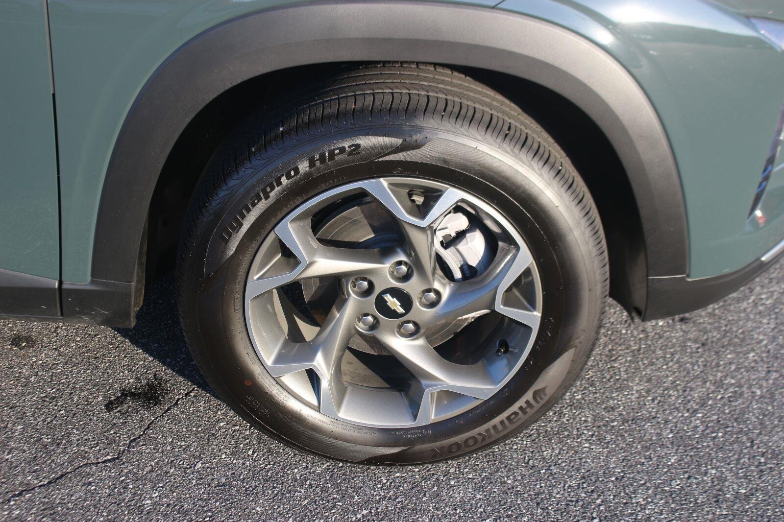 Used 2026 Chevrolet Trax LT w/ Driver Confidence Package FWD image 34