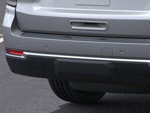 New 2026 Chevrolet Suburban LS image 14