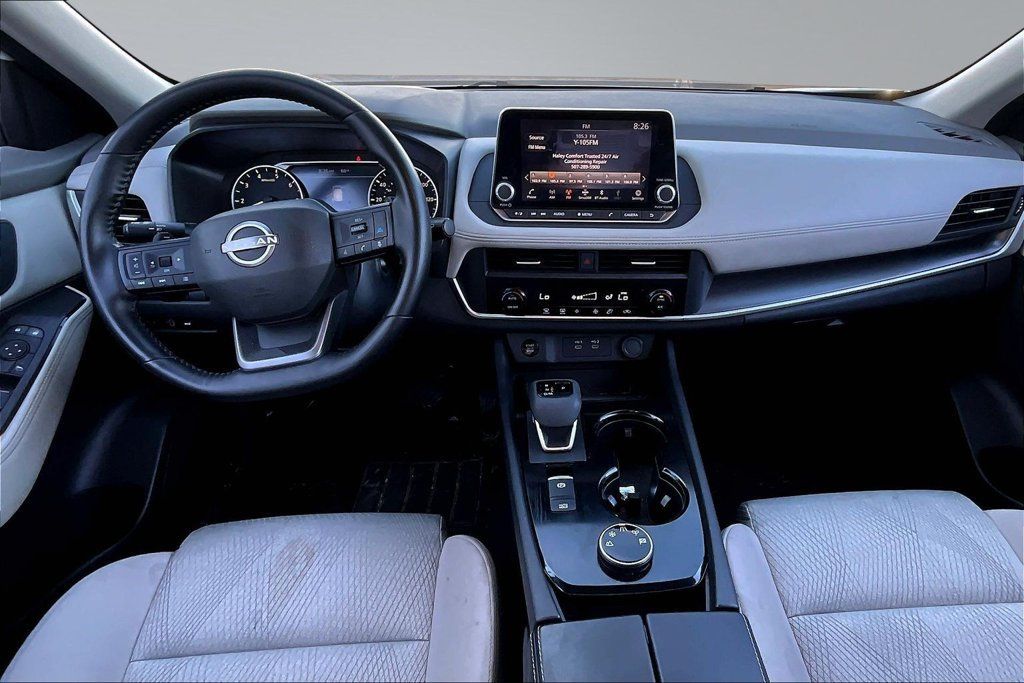 Used 2025 Nissan Rogue SV AWD/4WD image 7