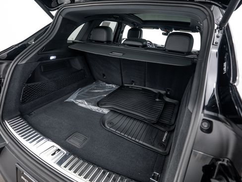 Certified 2026 Porsche Cayenne AWD/4WD image 26