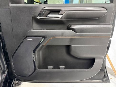 Used 2024 GMC Sierra 2500 AT4 w/ AT4 Premium Plus Package image 9