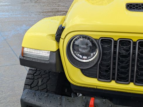 Used 2024 Jeep Gladiator Mojave AWD/4WD image 7