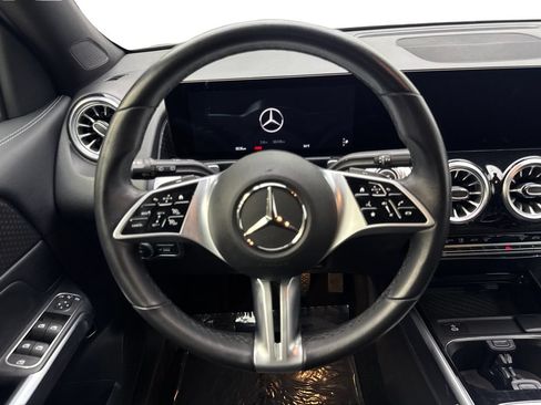 Used 2025 Mercedes-Benz GLB 250 4MATIC image 54
