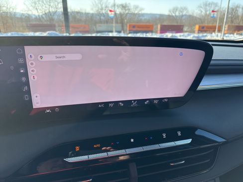 Used 2025 Buick Enclave Preferred image 23