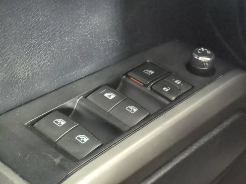 Used 2018 Toyota Tacoma SR5 RWD image 27