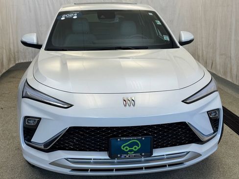 Certified 2024 Buick Envista Avenir image 4