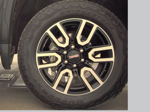 Used 2019 GMC Sierra 1500 AT4 w/ AT4 Preferred Package image 10