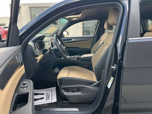 Certified 2025 Volkswagen Atlas Cross Sport SE FWD image 31