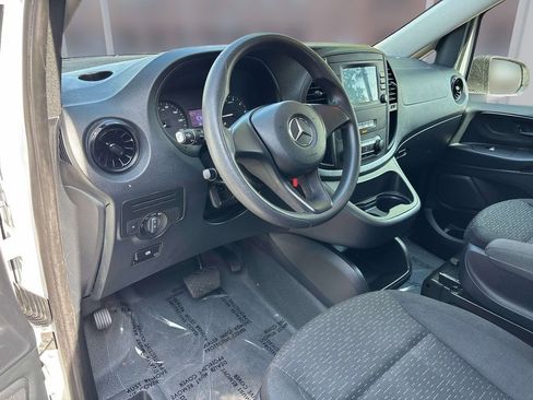 Used 2022 Mercedes-Benz Metris image 10