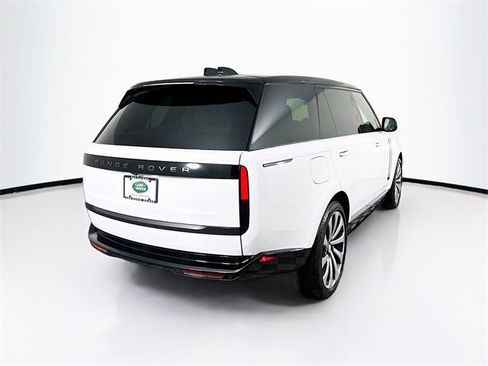 New 2025 Land Rover Range Rover Long Wheelbase SE image 5