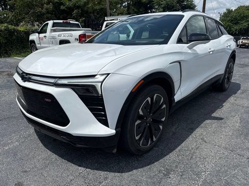 Used 2024 Chevrolet Blazer EV RS AWD/4WD image 3