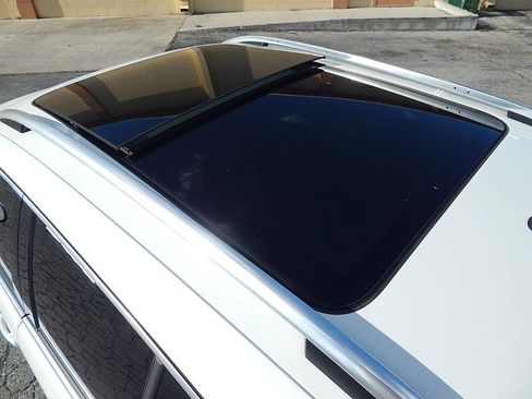 Used 2016 Volkswagen Tiguan SEL image 15