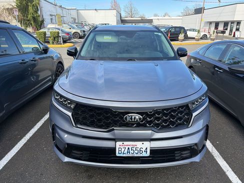 Certified 2021 Kia Sorento EX image 2