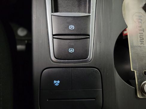 Used 2022 Ford Escape SE image 15