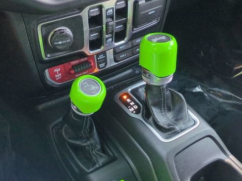 Used 2024 Jeep Wrangler Unlimited Rubicon w/ Safety Group AWD/4WD image 23