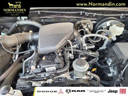 Used 2022 Toyota Tacoma SR w/ SR Convenience Package RWD image 20
