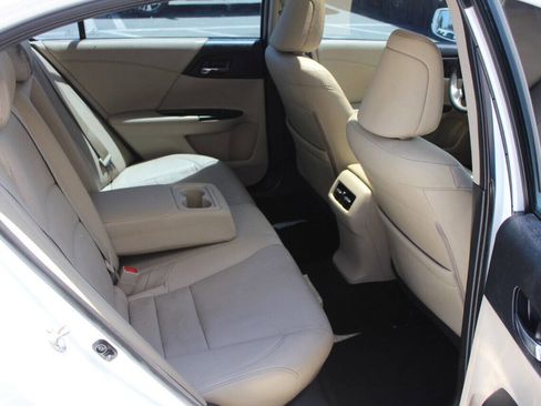 Used 2016 Honda Accord Touring image 19