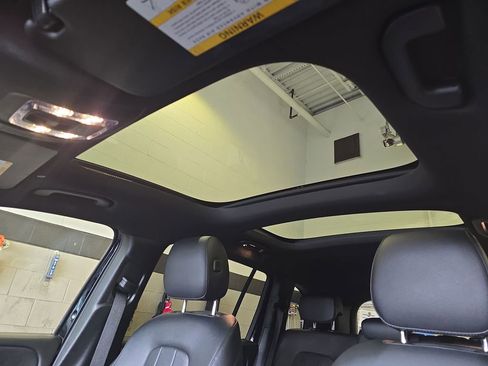 Certified 2021 Mercedes-Benz GLB 250 4MATIC image 31