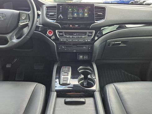 Used 2021 Honda Pilot Touring image 9