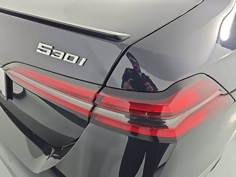 New 2026 BMW 530i xDrive w/ M Sport Package image 9