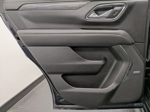 Used 2023 GMC Yukon SLT w/ SLT Luxury Package image 20