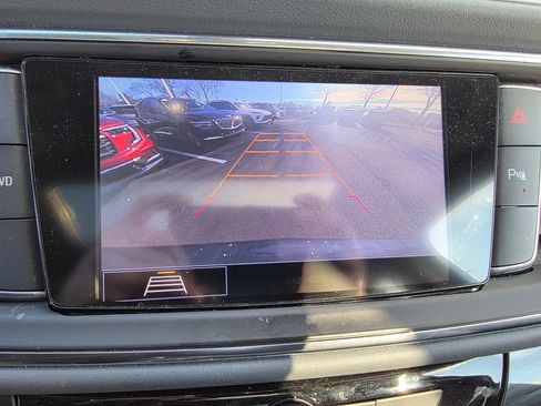 Used 2020 Buick Enclave Essence image 23