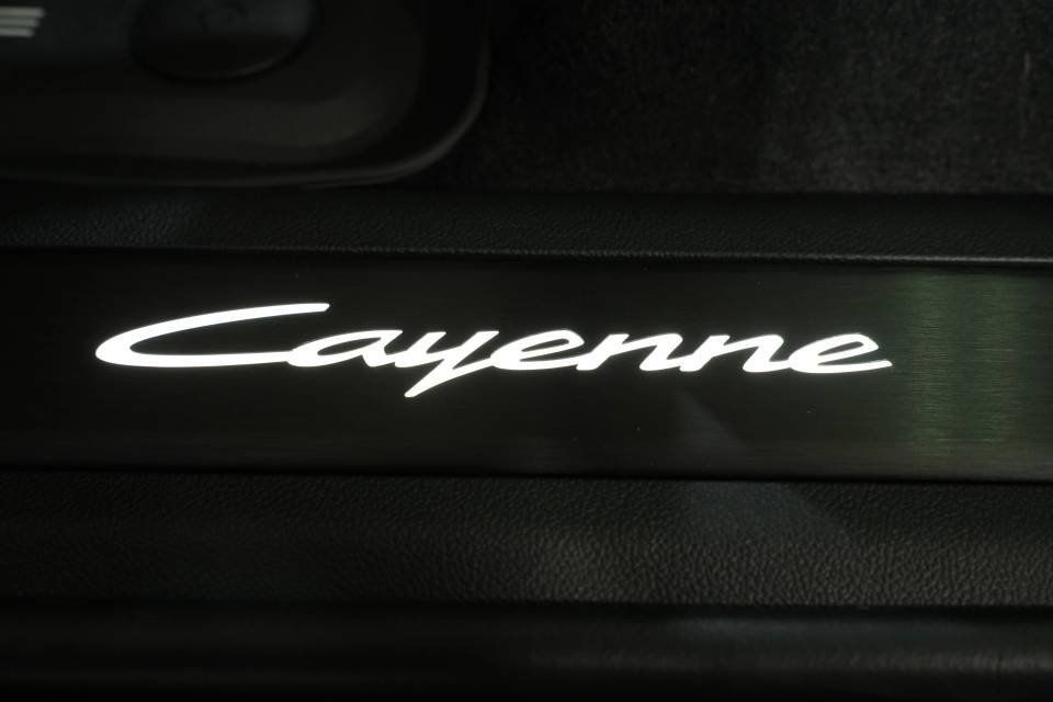 Certified 2026 Porsche Cayenne AWD/4WD image 34