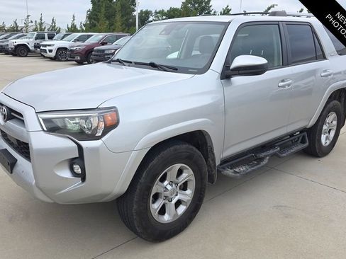 Used 2022 Toyota 4Runner SR5 AWD/4WD image 1