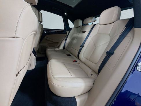 Certified 2026 Porsche Macan AWD/4WD image 21