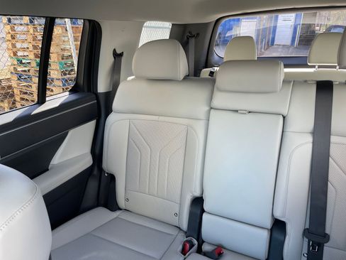 Used 2025 Hyundai Santa Fe SEL image 38