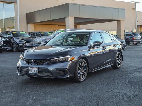 Used 2024 Honda Civic EX-L image 3